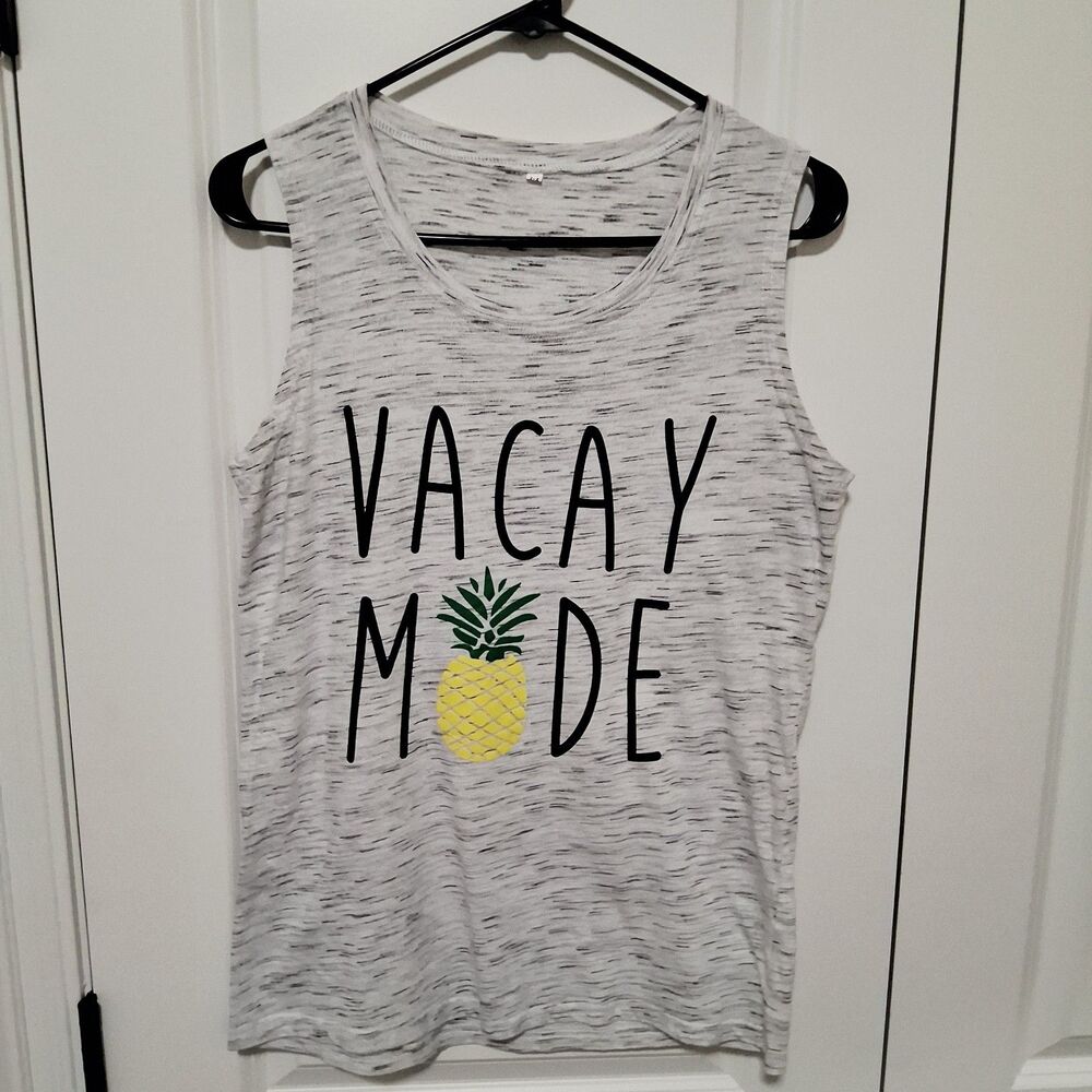 Amazon Women's Vacay Mode Pineapple Tropical Summer Tank Top Medium New w/o Tag